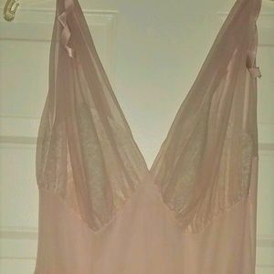 VINTAGE SIZE MEDIUM PINK SILKY CHIFFON GOWN